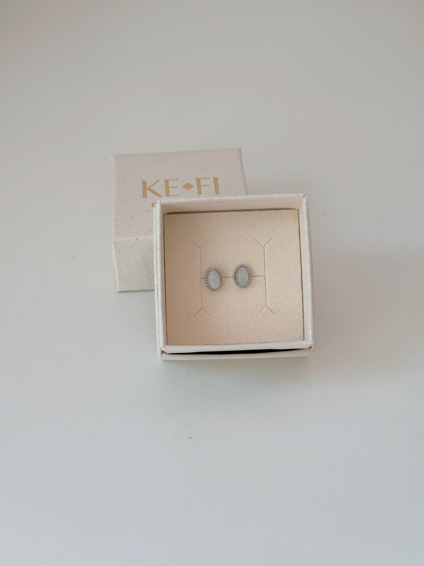 Brincos Pedra da Lua mini oval