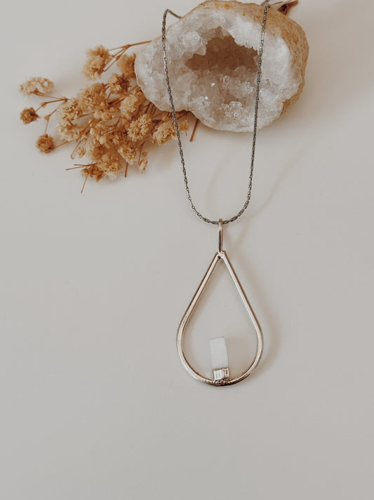 Colar gota Selenite