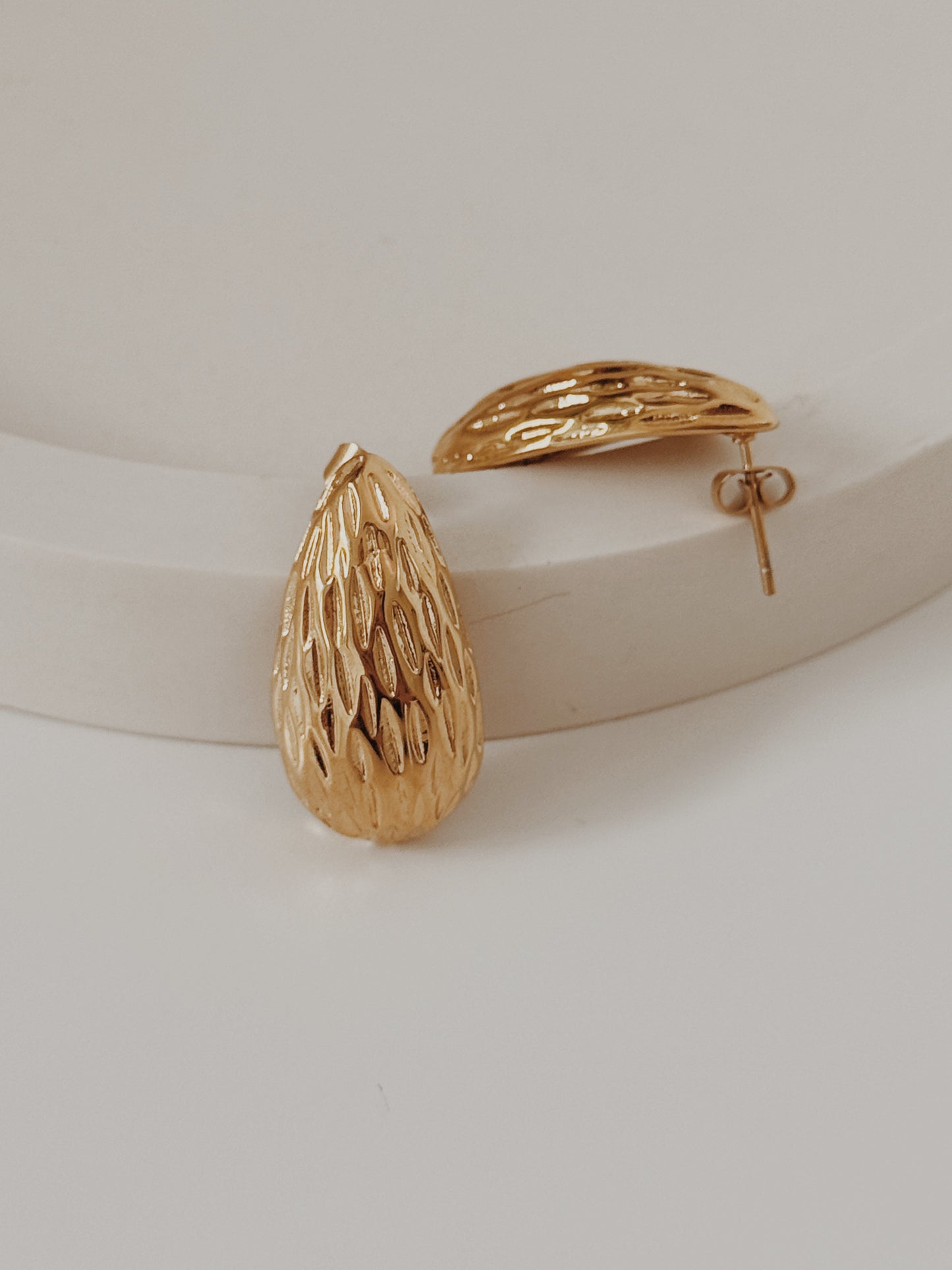 Brincos Gota martelada