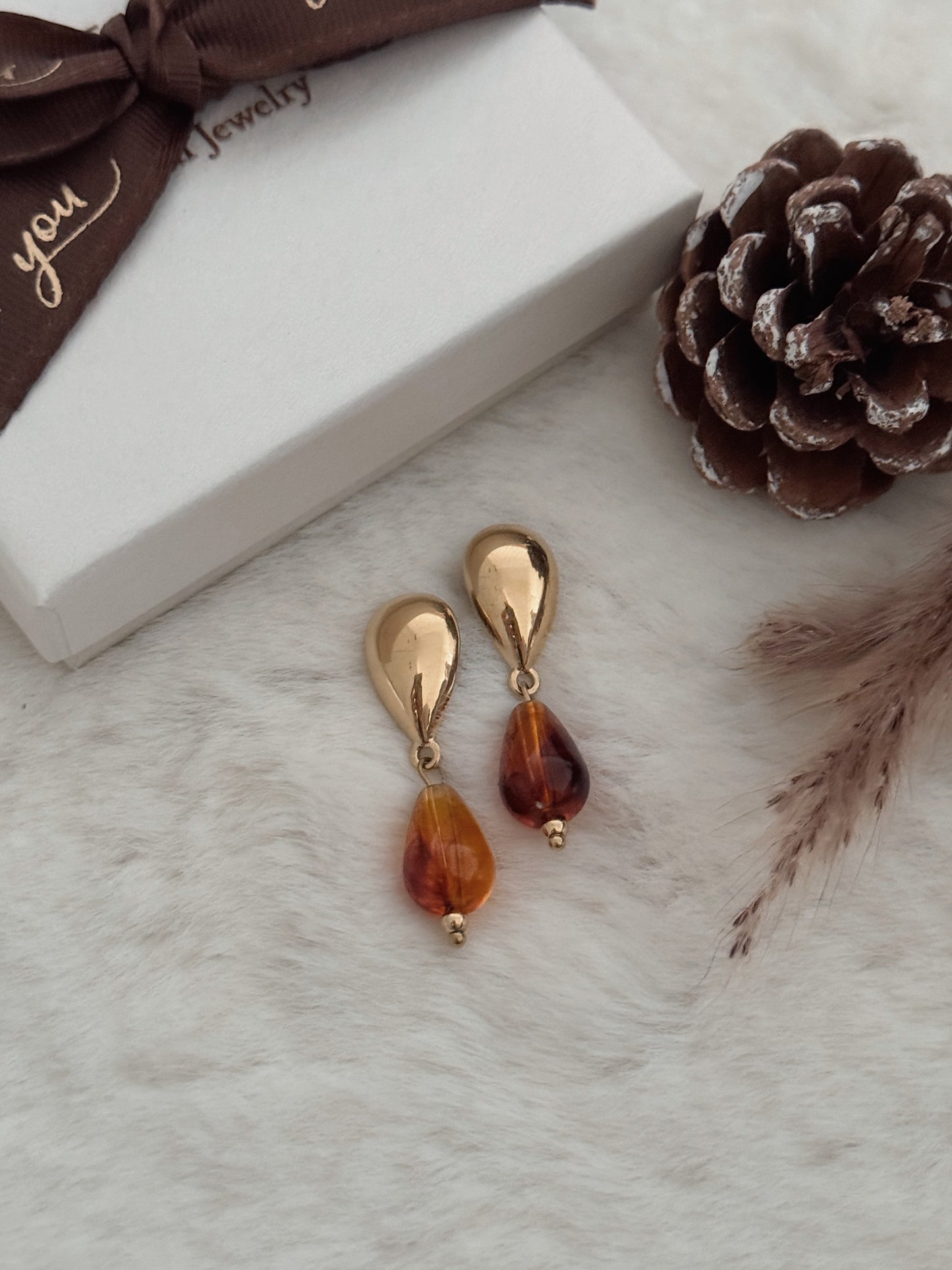 Brincos gota Âmbar