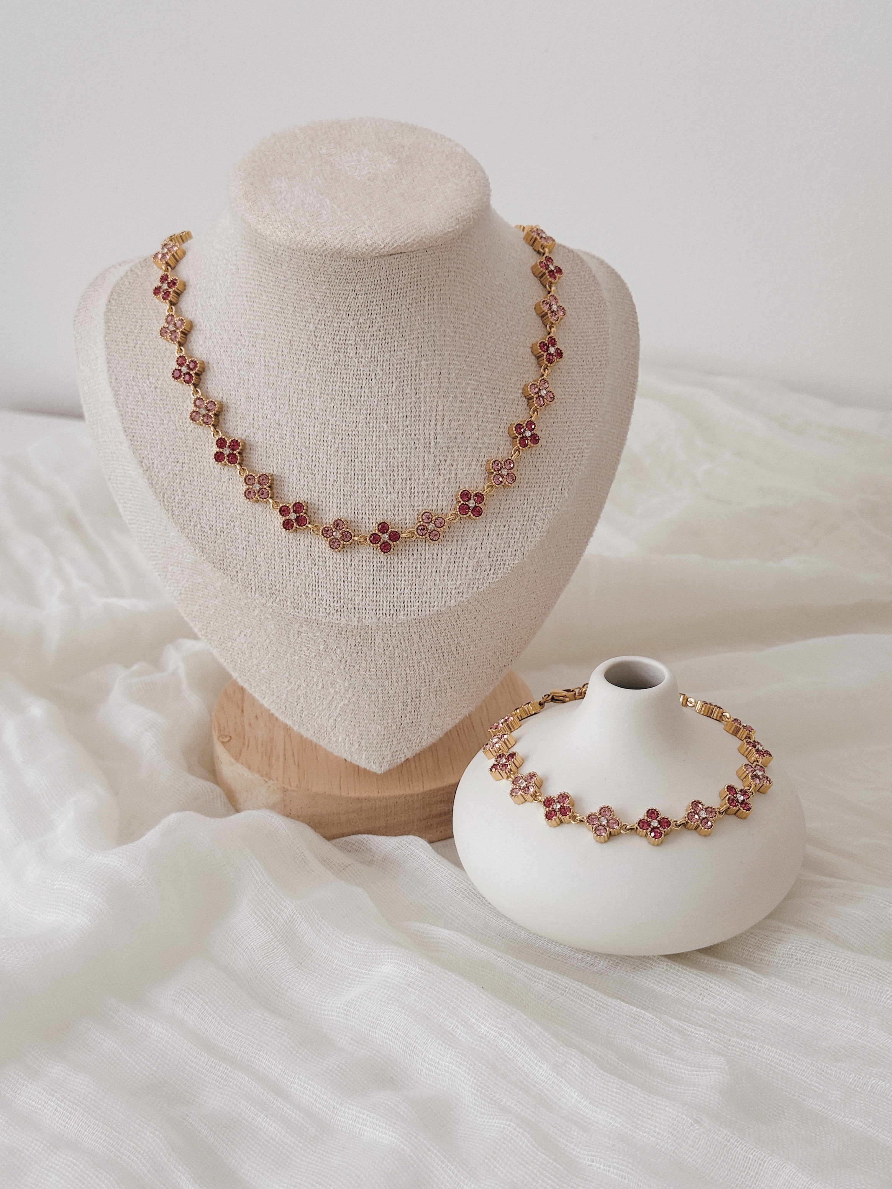 Colar Golden Clover | rosa