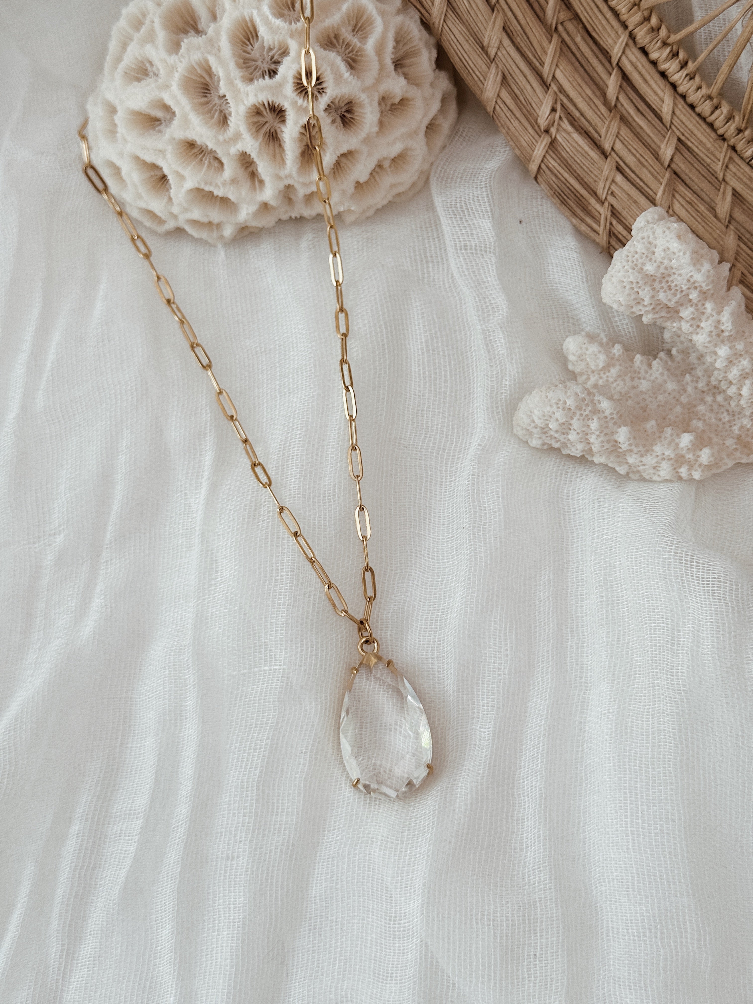Colar gota cristalina | quartzo cristal