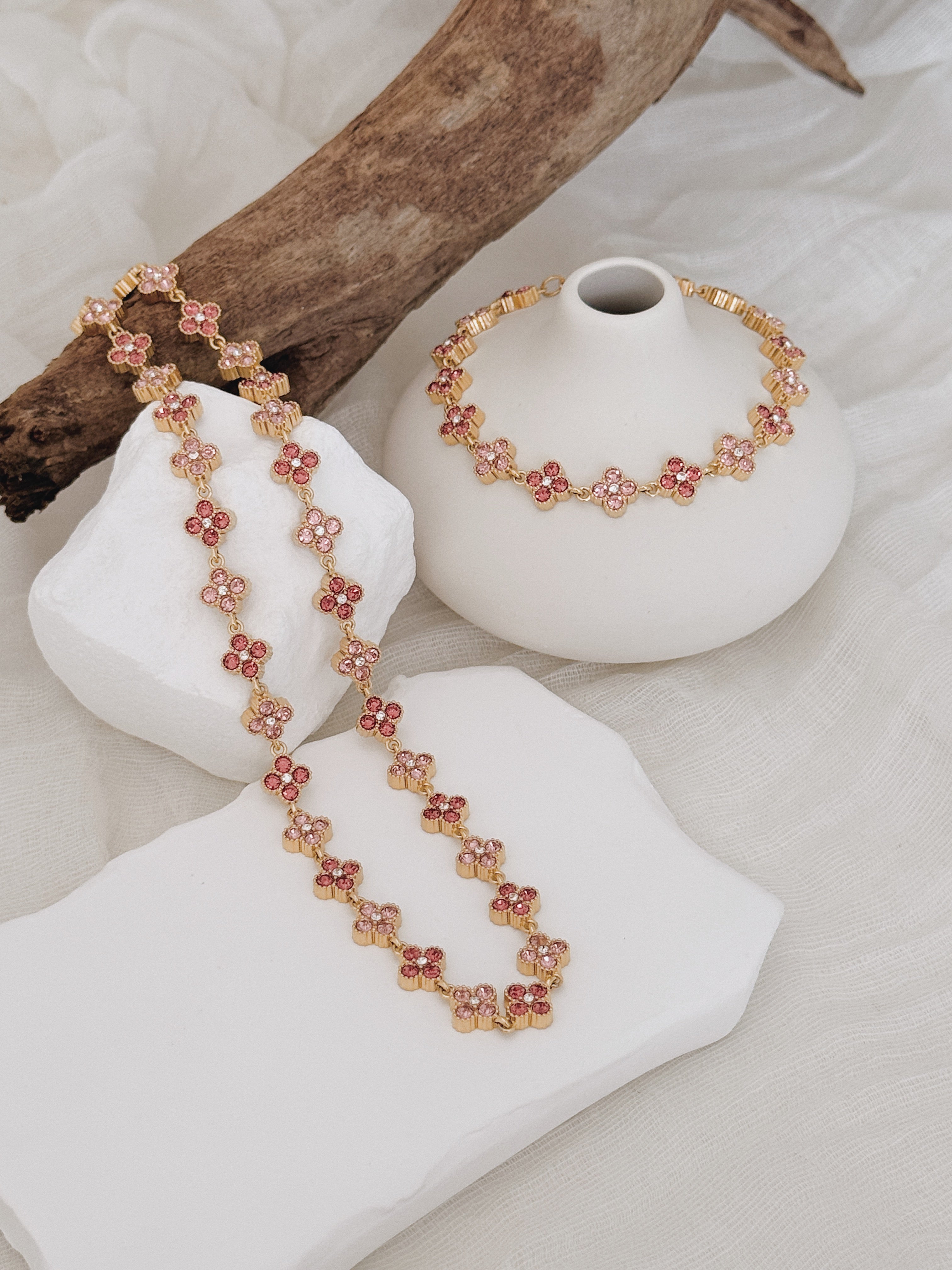 Colar Golden Clover | rosa