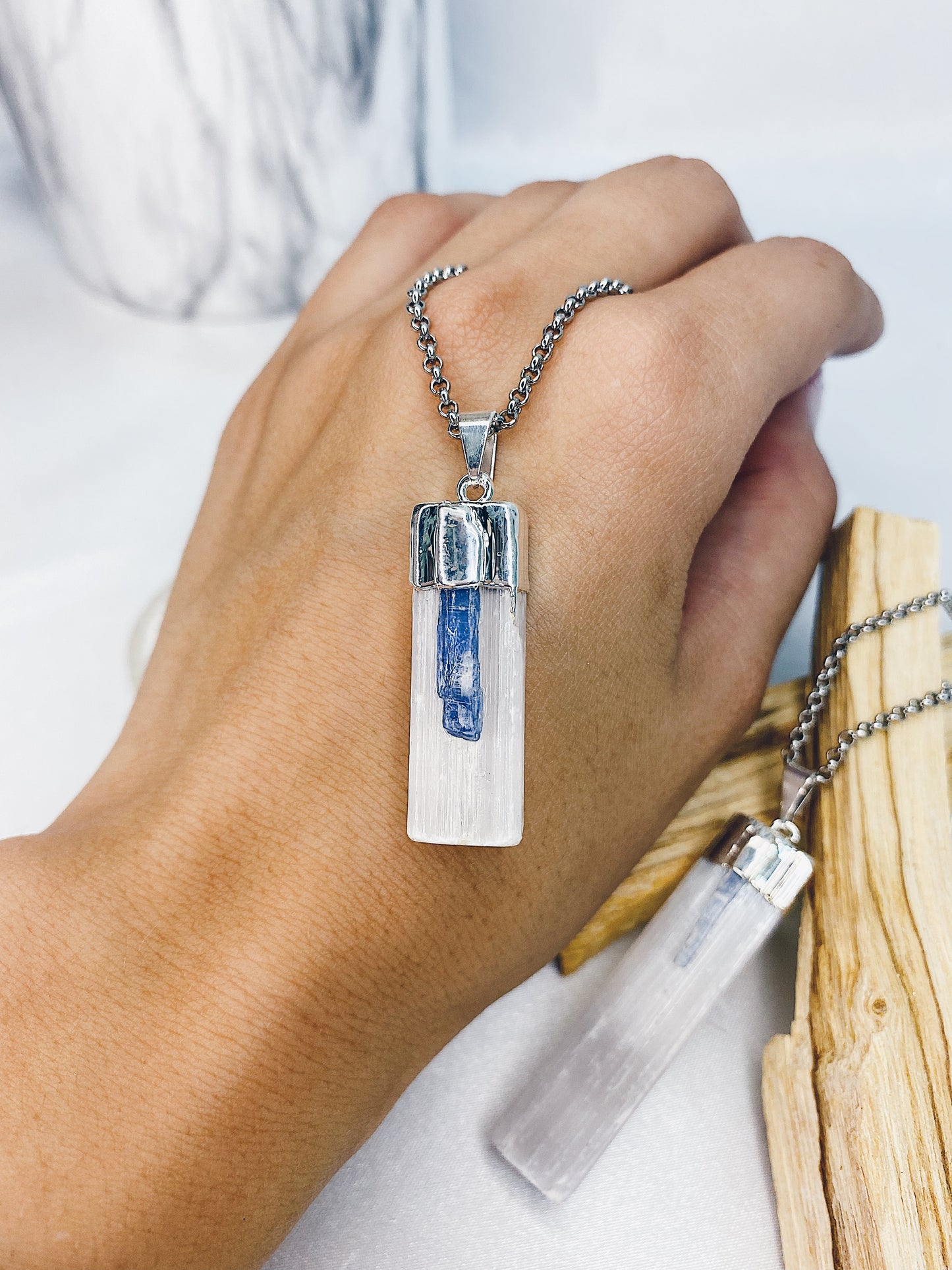 Colar Selenite com Cianite Azul