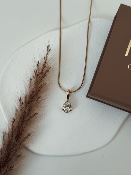 Colar gota transparente
