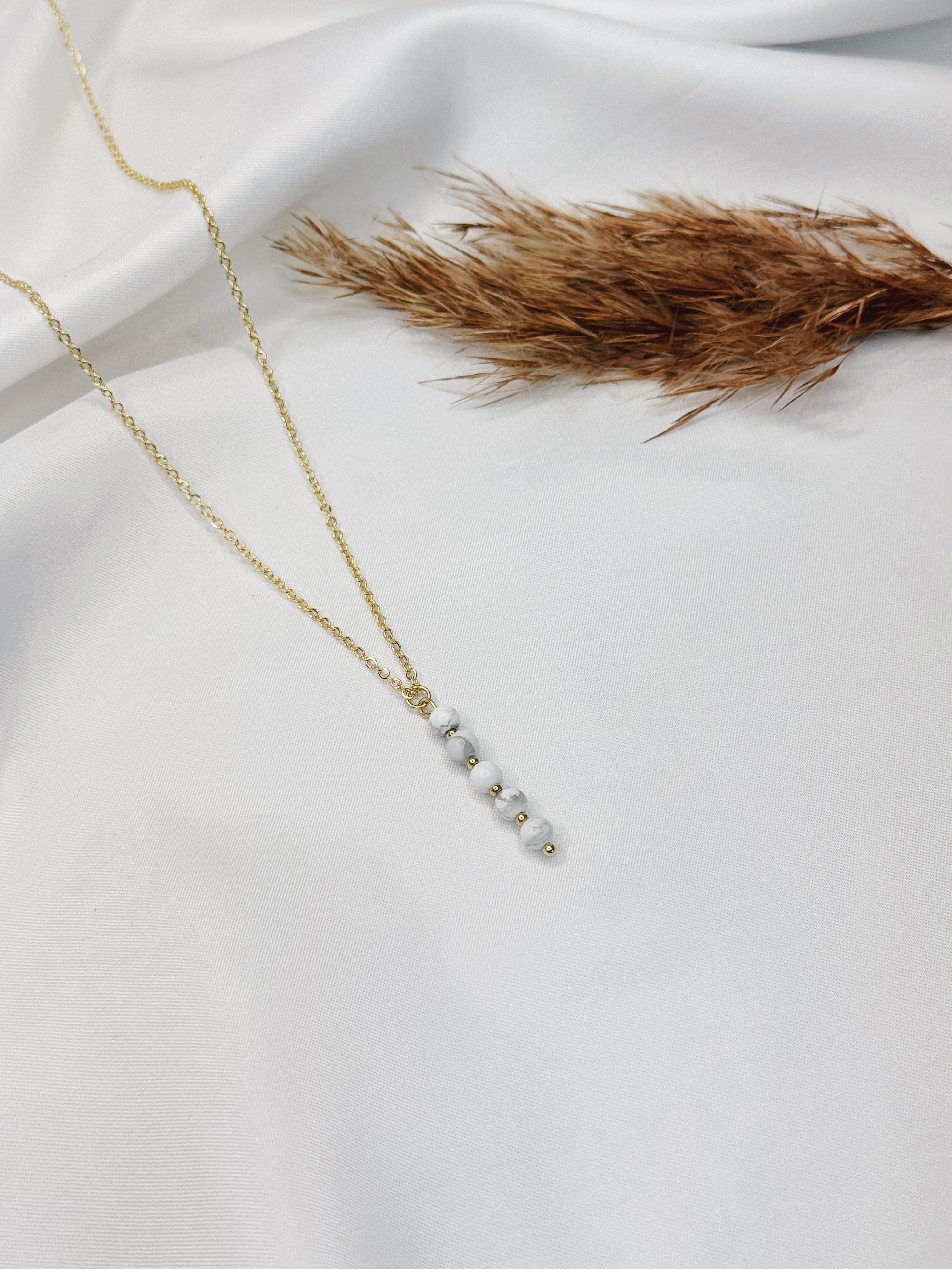 Colar simples Howlite