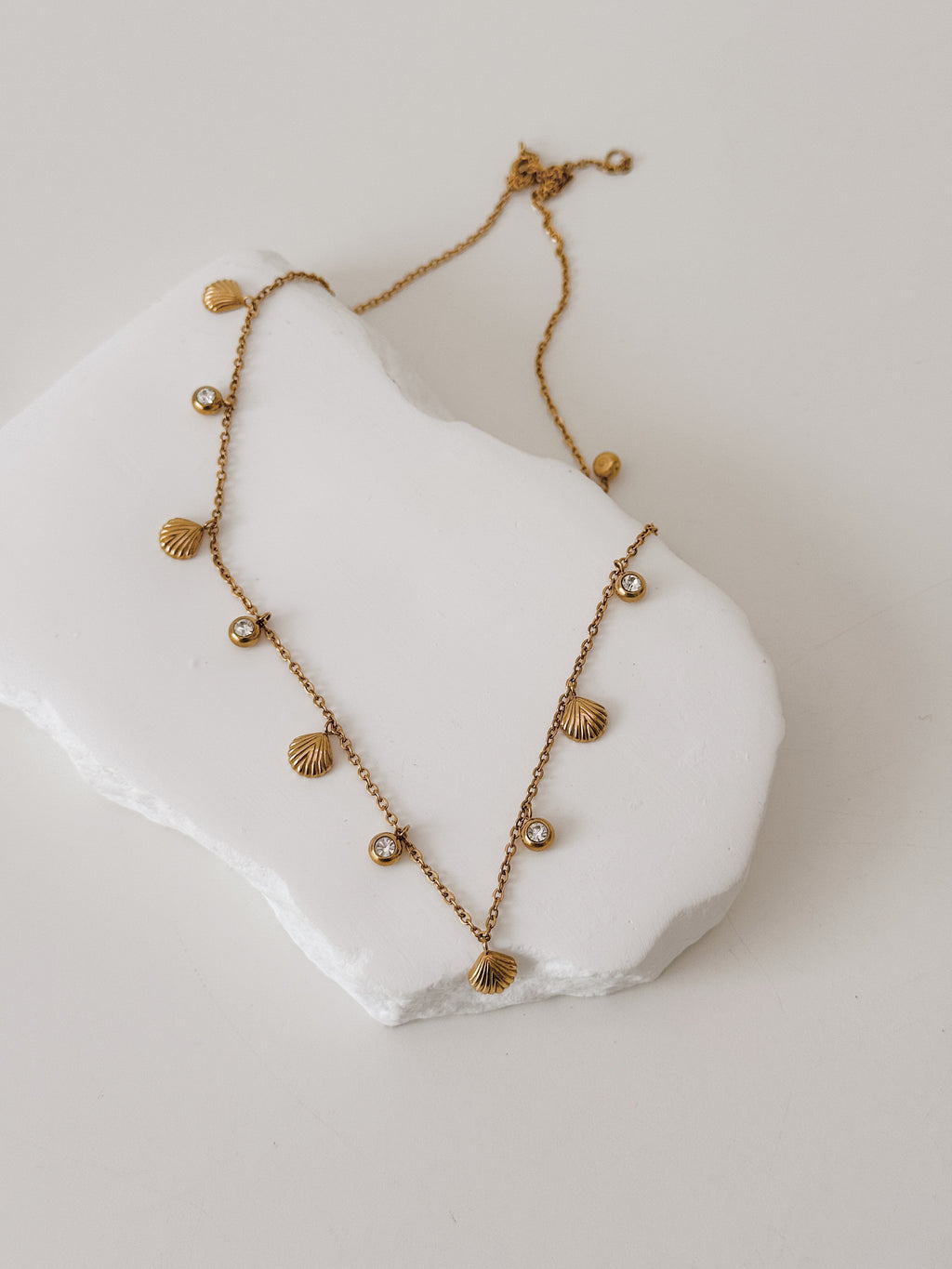 Colar Charm’s Conchas