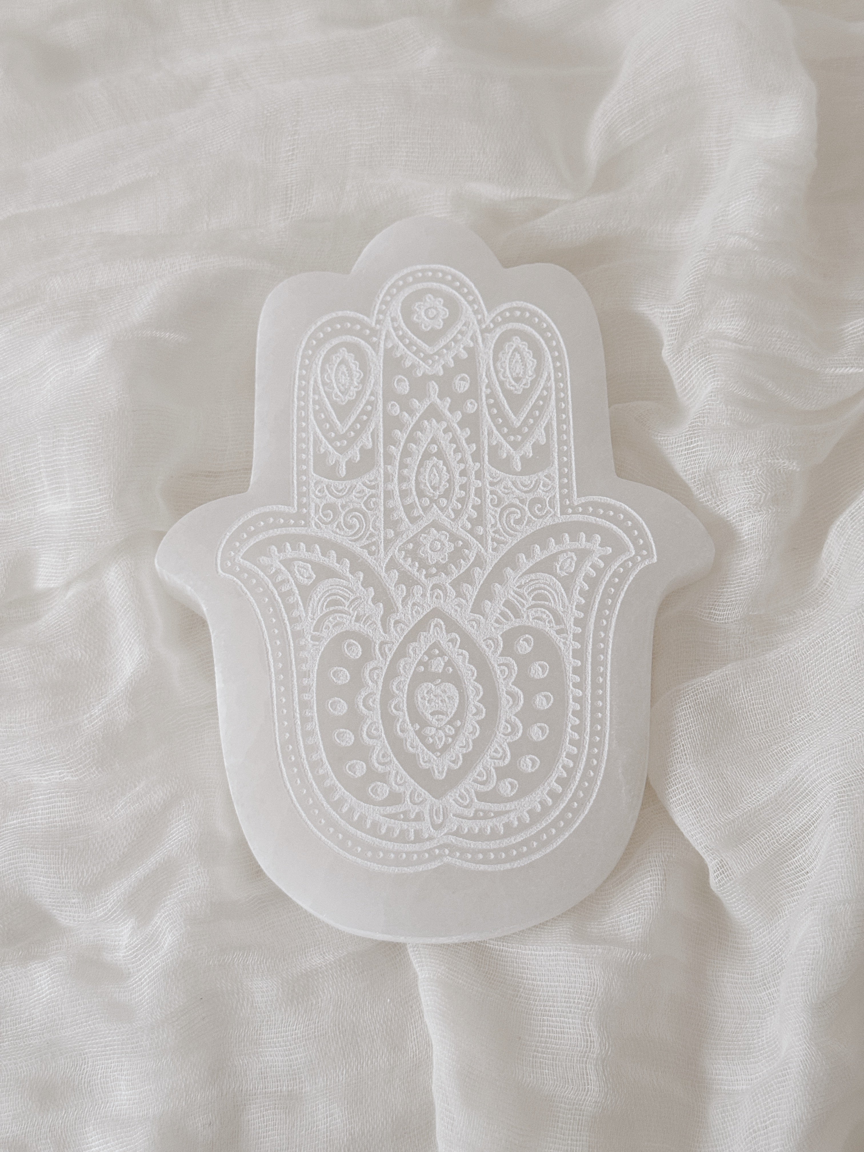 Base Selenite | Mão Hamsá