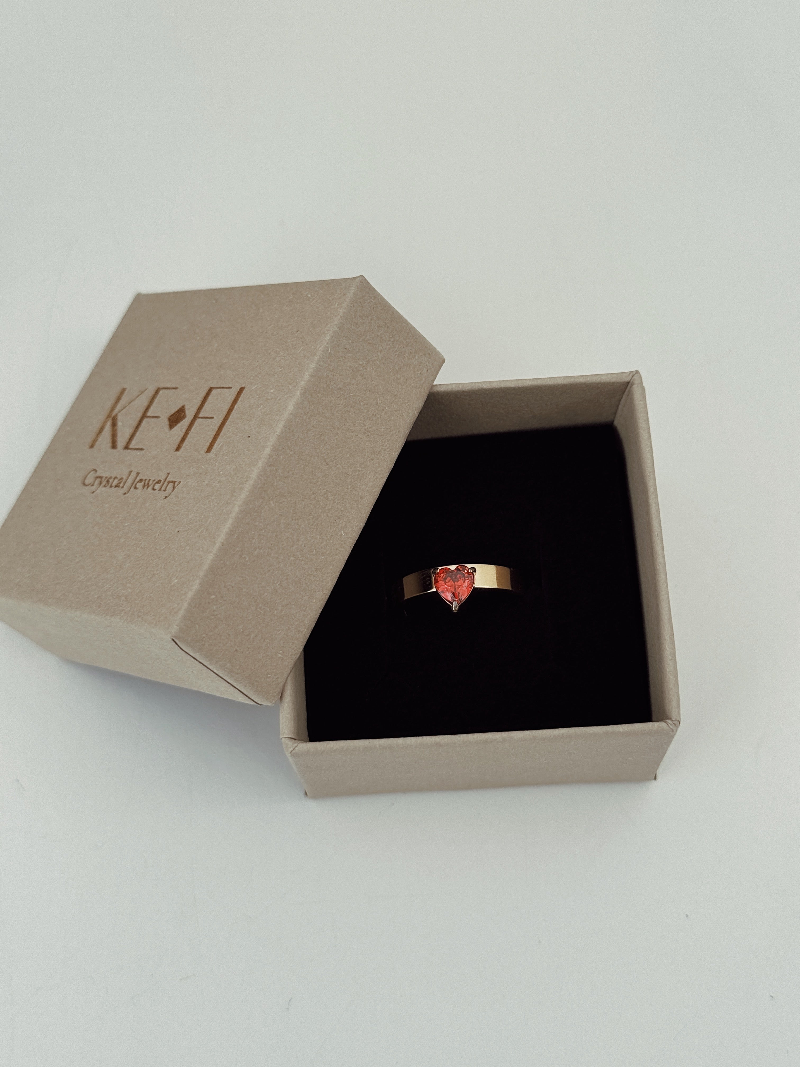Anel Love red
