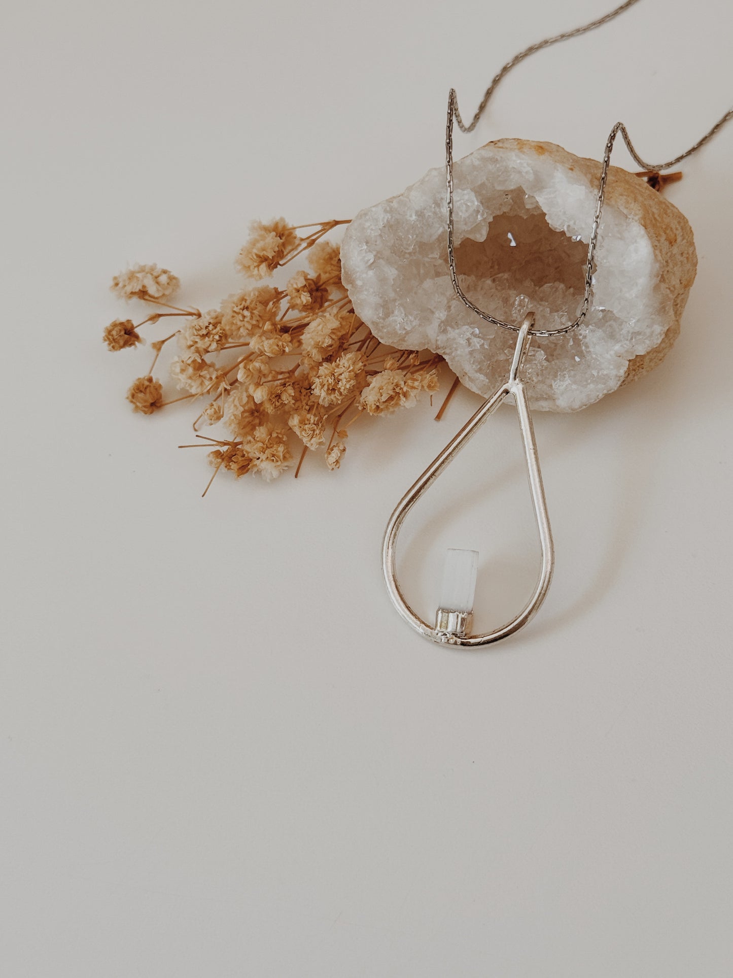 Colar gota Selenite
