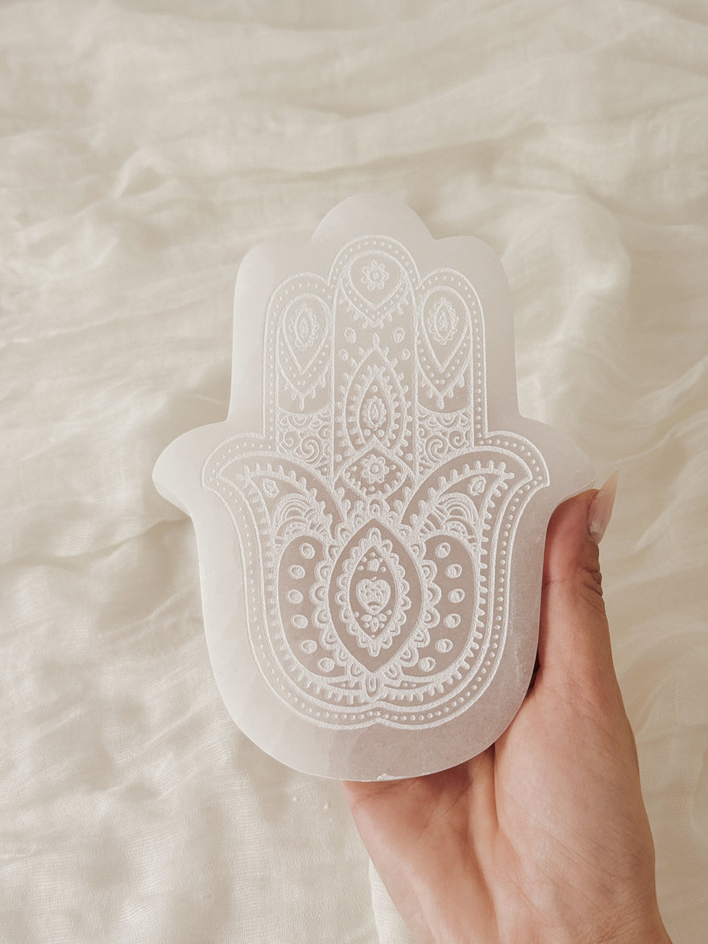 Base Selenite | Mão Hamsá