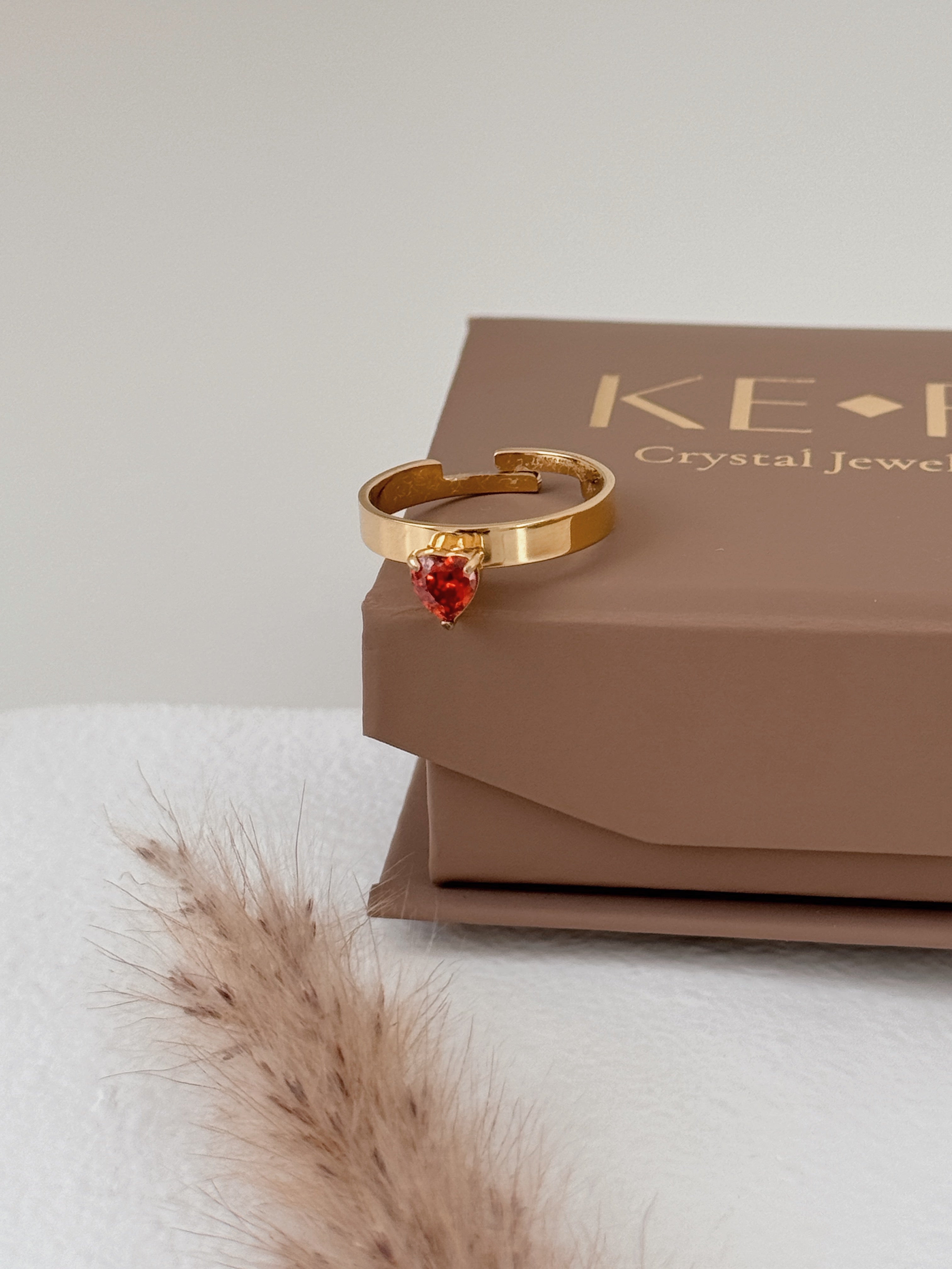 Anel Love red