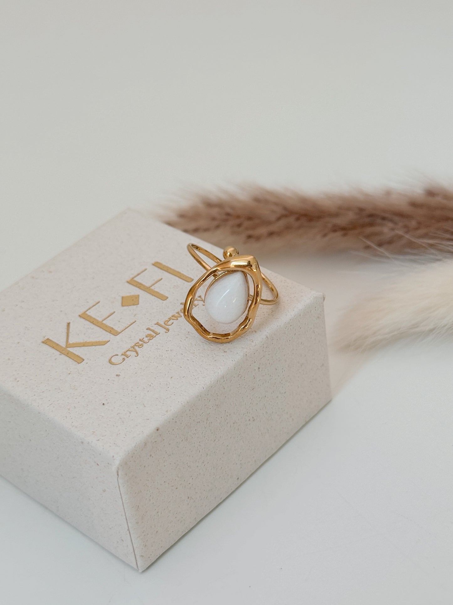 Anel gota dupla Pedra da Lua dourado