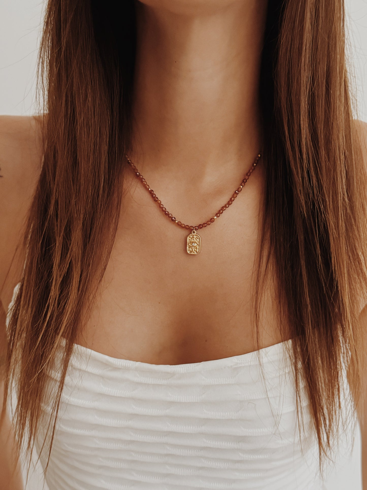 Gargantilha Lyra ( cristais facetados )