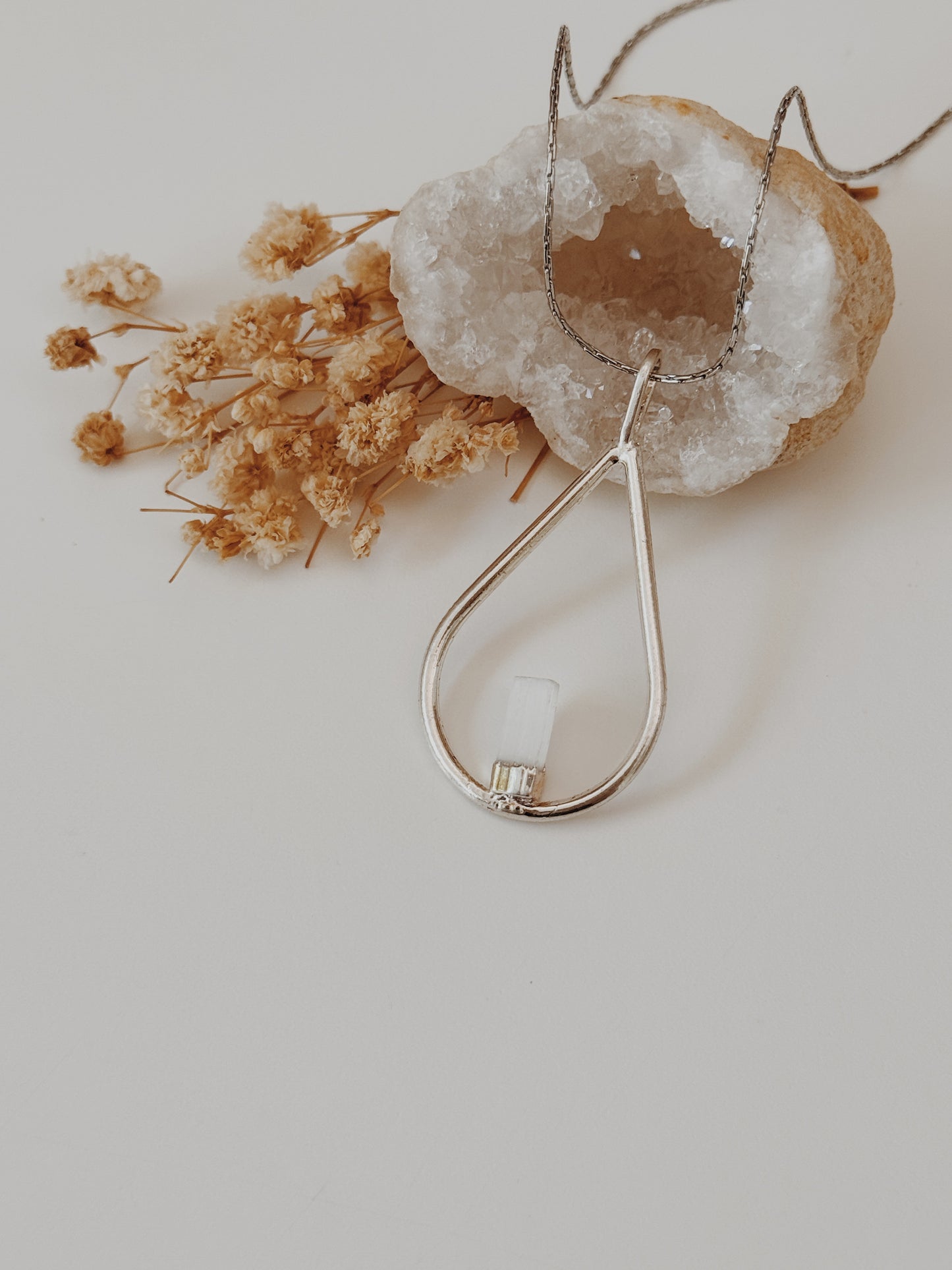 Colar gota Selenite
