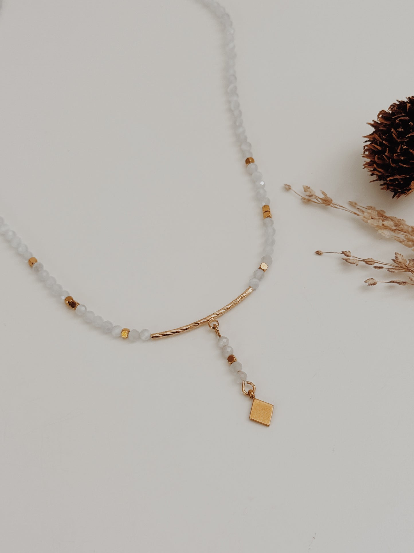 Colar Arcanis Selenite
