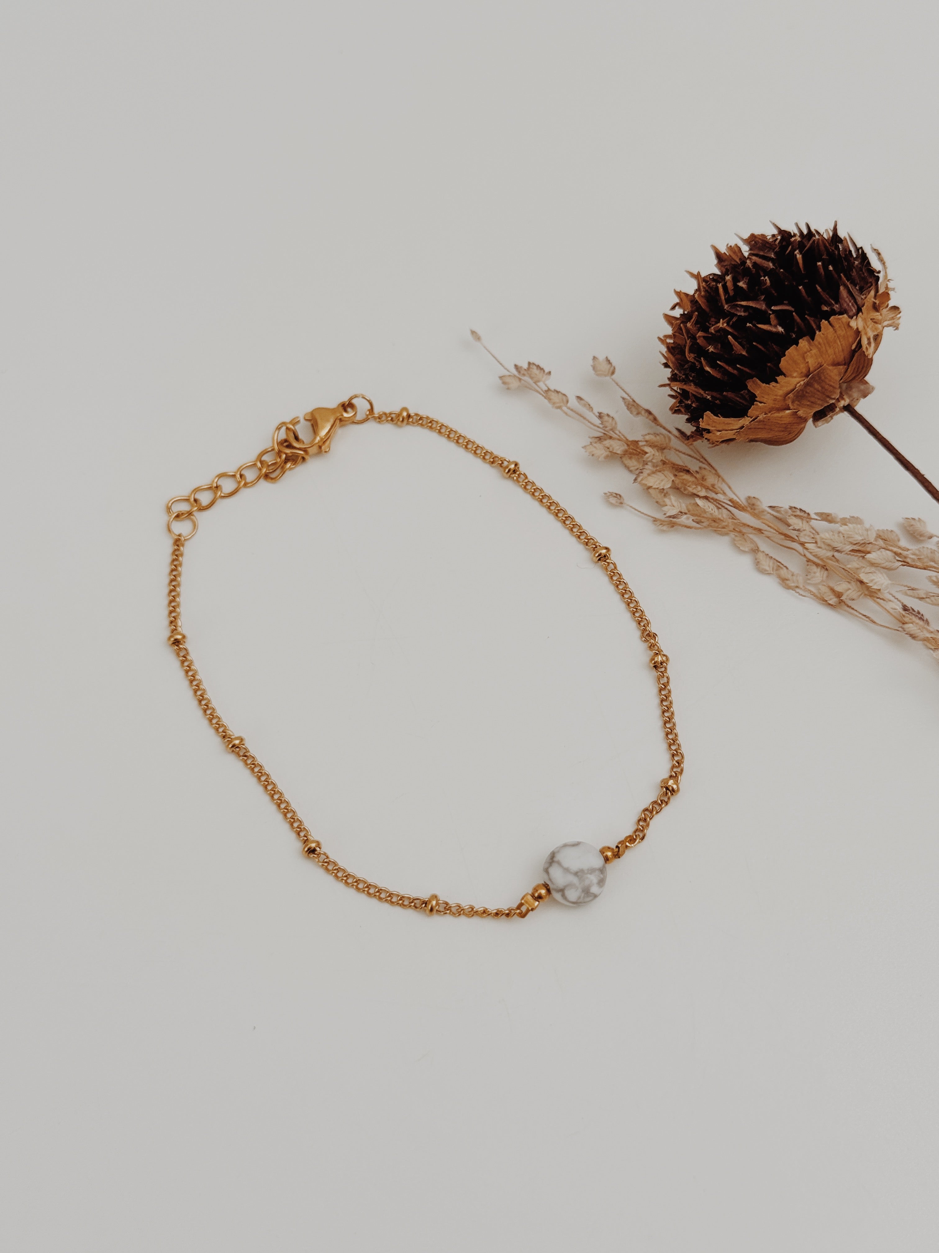 Pulseira Aurora Howlite